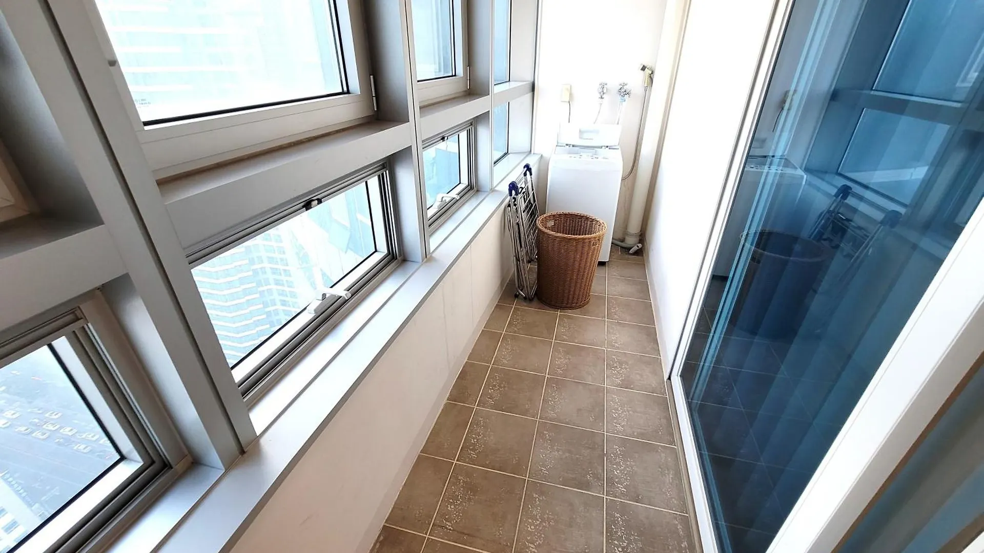 W Residence Hotel Busan 0*,  Sydkorea